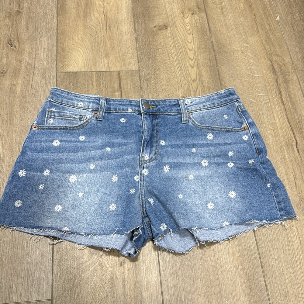 NWT! Abound Floral Printed Shorts Blue Jean Cutoff Denim Distressed -Size 32🌊